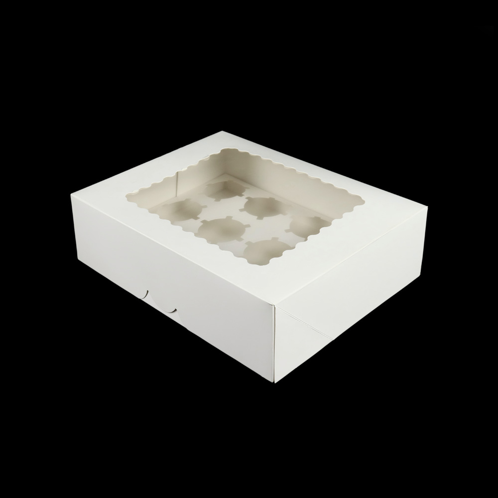 Comparing Paper and Plastic Cake Containers: Which One is Right for Your Business?