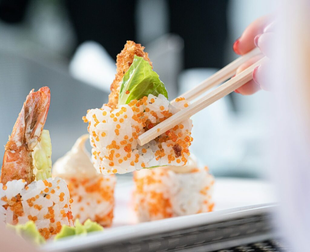 While enjoying sushi, it's important to pay attention to the safety of the packaging