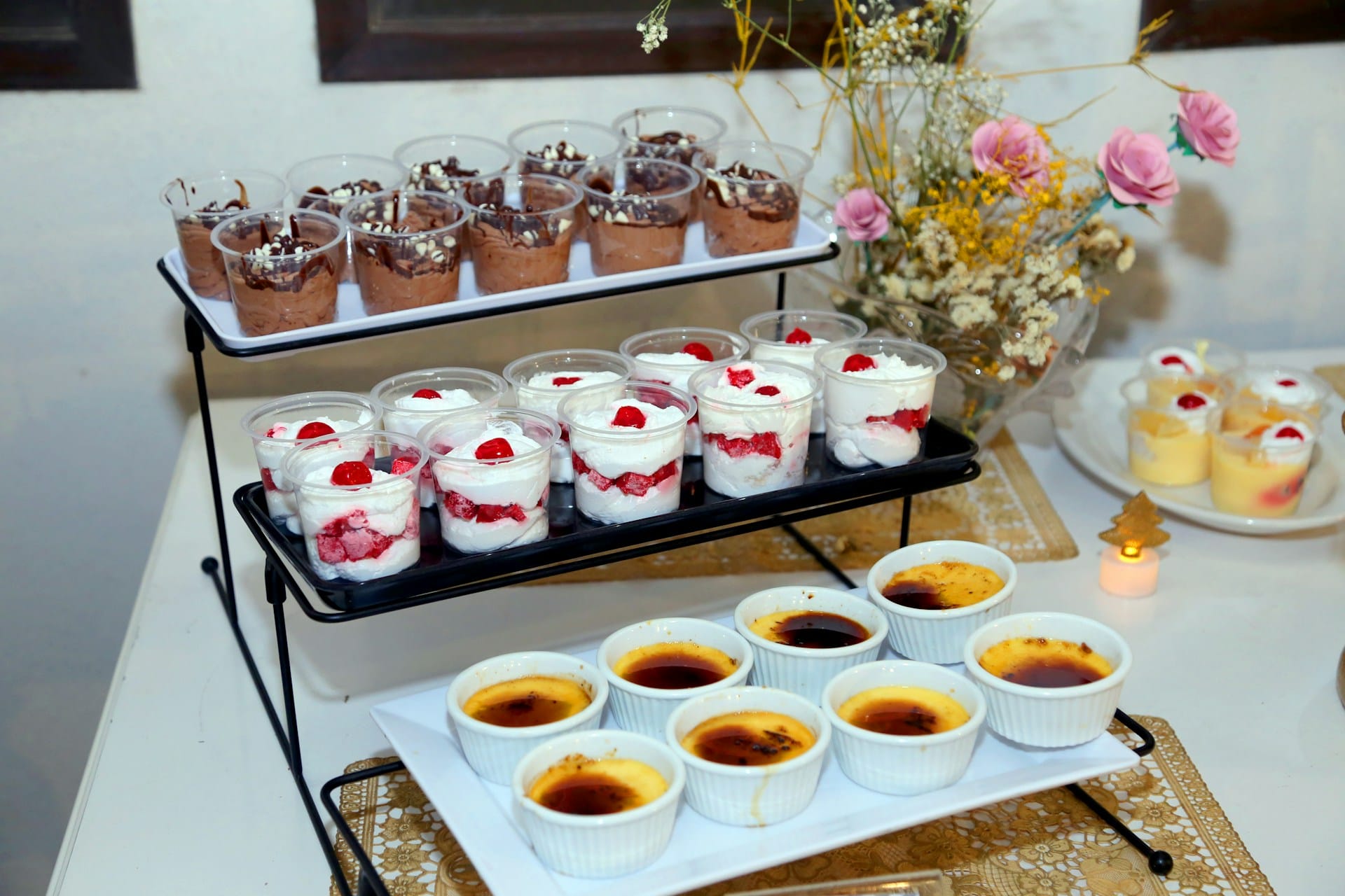 Disposable food containers are commonly used across a wide range of food applications