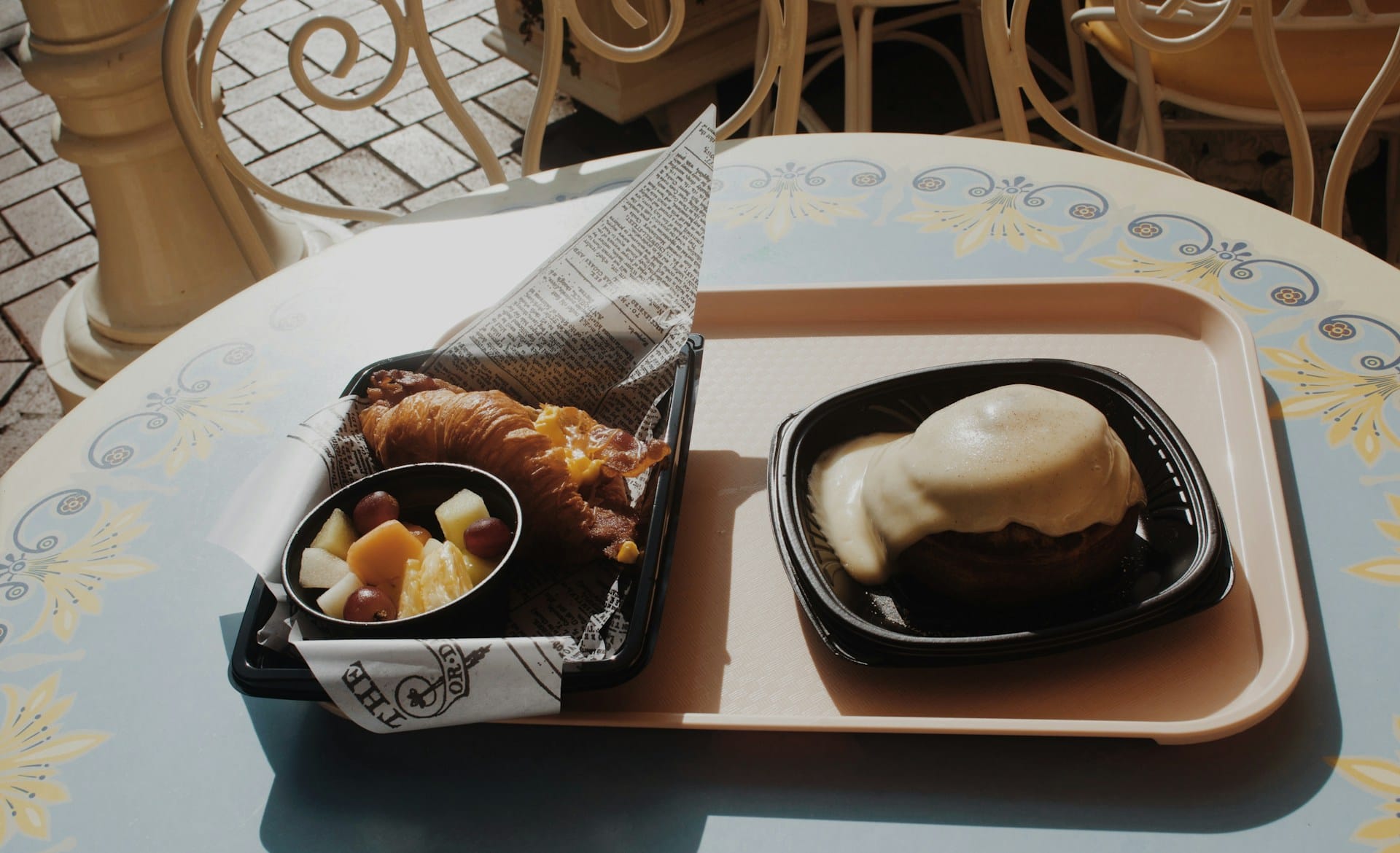 Disposable plastic food tray for versatile use