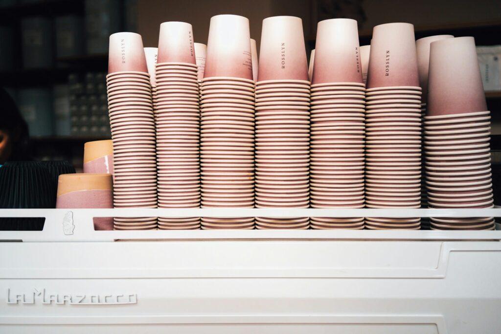 Gradient-colored disposable paper cup