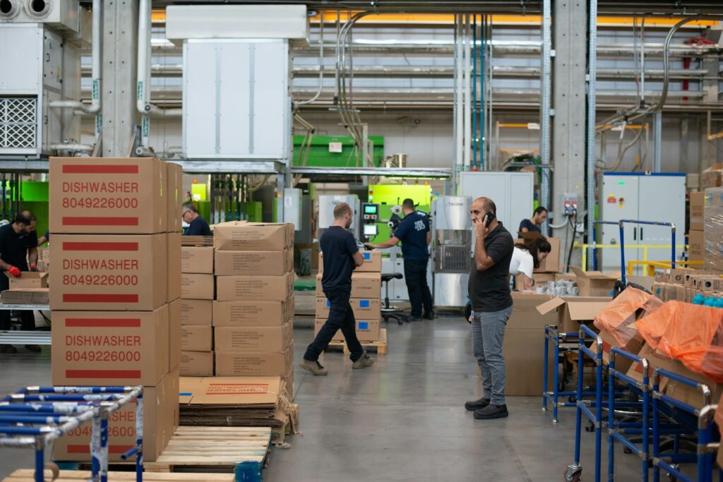 High-efficiency production workshop in full operation